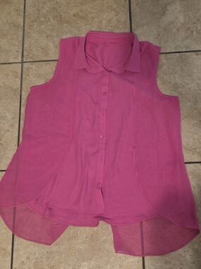 Sleeveless Collared Button-Front Blouse in Bright Pink